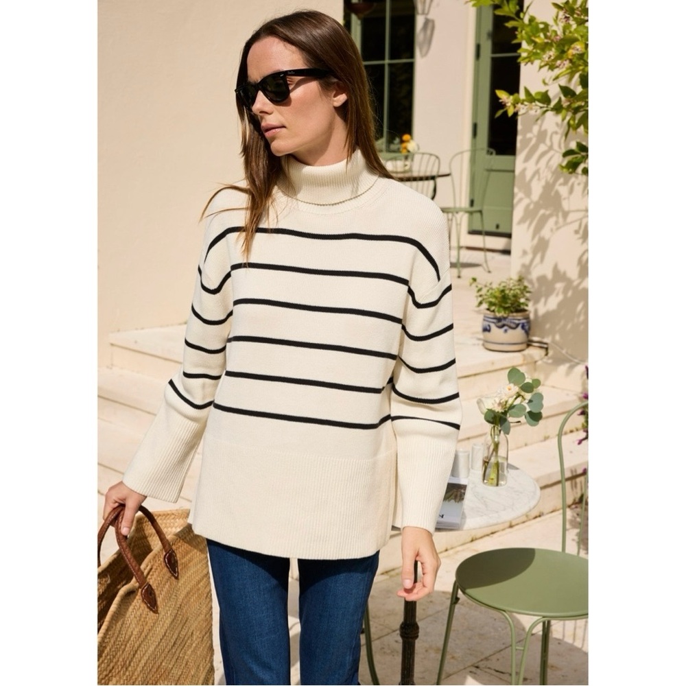 Lake Madeline Oversized Turtleneck Sweater in Ivory Black Stripe Size Large